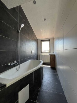 frisch renovierte 3 RW im DG in zentraler Lage von Naumburg