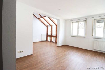 Attraktive 2-Zimmer-Wohnung mit Wintergarten und TG-Stellplatz