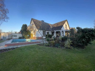 Wohnen auf Zeit wie im eigenen Haus! Erdgeschosswohnung mit Garten, Sauna und Garage