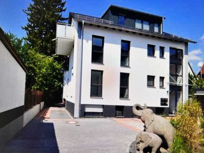 Neuwertige 3-Zimmer-Wohnung mit Süd- und Westbalkon sowie Einbauküche
