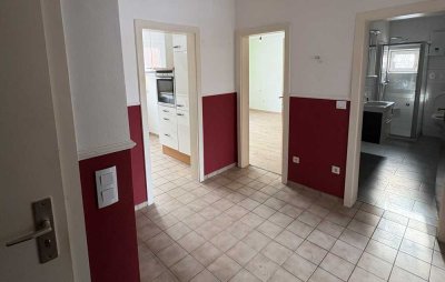 Bald frisch renoviert: Helle 3-Zimmer-Wohnung