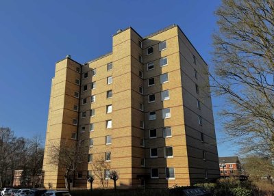 Helle 2-Zimmer-Wohnung mit West-Loggia in beliebter Lage nahe Alstertal-Einkaufszentrum