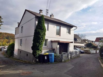 ANGEBOT! Sehr schönes Einfamilienhaus mit Panaromablick, Parterre-Wohnung und Lagerfläche in Lollar