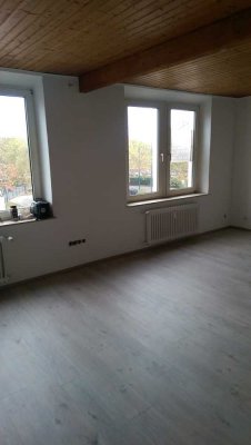 Freundliche und modernisierte 4-Raum-Wohnung in Krefeld