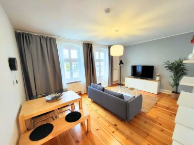 Neuwertige 2-Zimmer-Altbauwohnung mit Balkon - Provisionsfrei