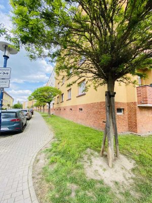 Helle und gemütliche 2-Raumwohnung mit Einbauküche