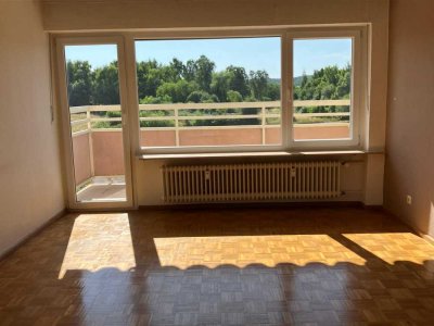 Schöne & ruhige Wohnung (2,5 ZKB) mit Blick ins Grüne