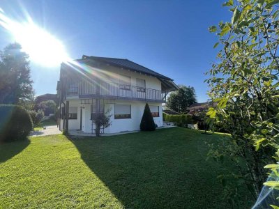 BACHERN - renoviertes Einfamilienhaus mit großem, sonnigem Grundstück in bester Lage – WÖRTHSEE