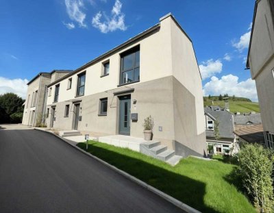 Attraktive 5-Zimmer-Maisonettewohnung mit Balkon, Terrasse und Gartenbereich