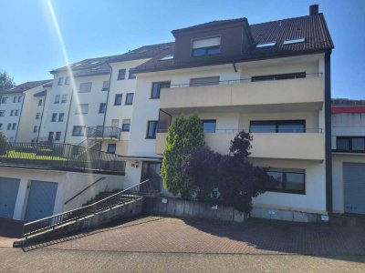 Modern und renoviert! 2 Zi. KDB im DG - ruhige Straße in Hellersen - ideal für Singles und Paare