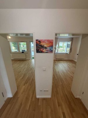 Stilvolle 2-Zimmer-Parkett-Wohnung mit großer Sonnenterrasse in begehrter Lage -provisionsfrei