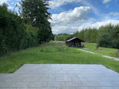 4-Zimmer-Wohnung in ruhiger Lage mit großem Garten (auch WG geeignet)