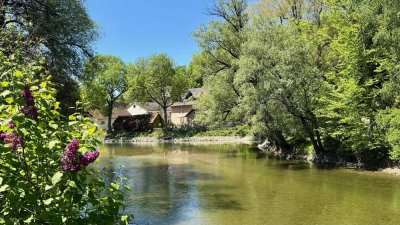 Großes WG Zimmer am Fluss mit eigenem Garten