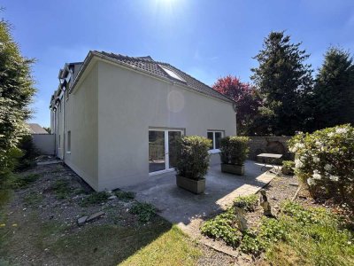 Exklusive, barrierearme Haus-in-Haus-Wohnung mit großem Garten und Blick ins Grüne in Alt-Hackenberg