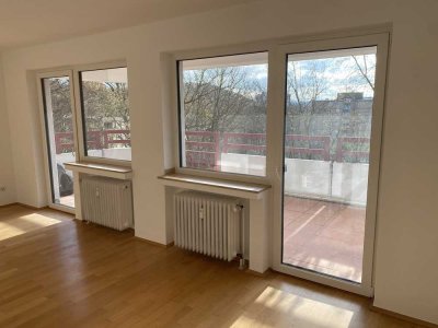 Kernsanierte, helle 3-Zimmer-Wohnung in Laurensberg mit großem Südbalkon und TG-Stellplatz