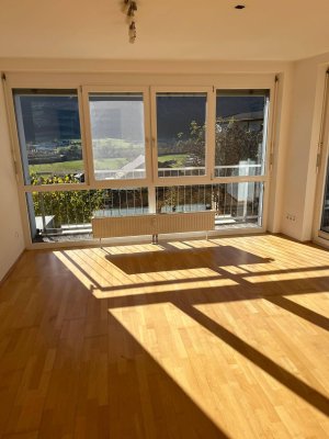 Moderne 2-Zimmer Wohnung mit Balkon und Tiefgarage