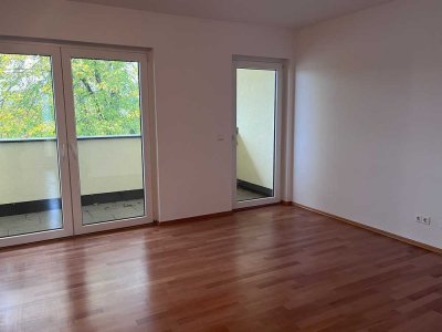 Sonnige 2-Zimmer Wohnung für Senioren im 3. OG mit Balkon in Usingen