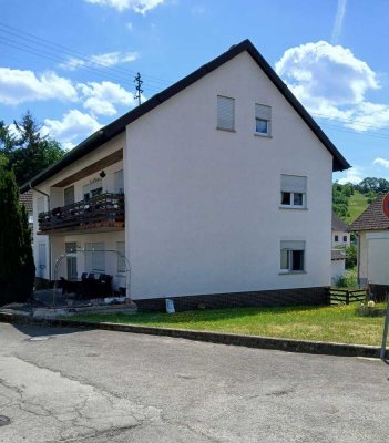 Ansprechende 4-Zimmer-DG-Wohnung in Bosenbach