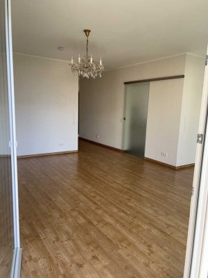 3-Zimmer Wohnung, gehobene Ausstattung, m. Einbauküche, 2 Balkone im Kölner Norden