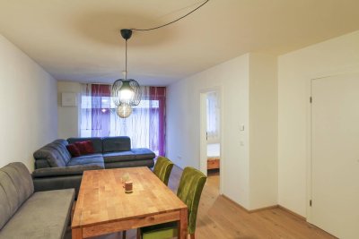 Möblierte 2-Zimmer-Wohnung mit Terrasse &amp; Tiefgarage