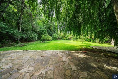 Villa am Waldrand mit sonnigem Traumgarten in der Hinterbrühl- über 4000 m² Bauland