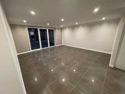 Moderne 3-Zimmer-Wohnung mit Balkon, Einbauküche, Aufzug