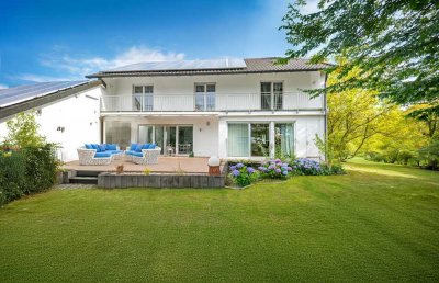 ++ Traditionelle VILLA trifft familiegerechte MODERNE! 240qm Wfl, sep. Gästebereich & PARKGRUNDSTÜCK