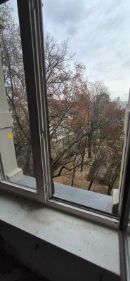 Kreuzbergstr. am Viktoriapark DT keine  Schrägen 90 qm 3 Zim.