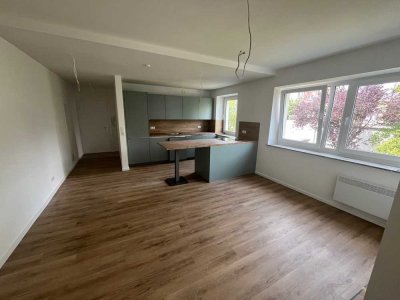 Erstbezug nach Sanierung mit EBK: Exklusive 3-Raum-Wohnung mit gehobener Innenausstattung in Bonn