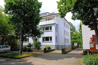 Grüne Stadtlage mit großer Loggia - Wohnung oder Büro!