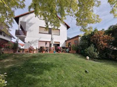 Geräumiges & Renoviertes Einfamilienhaus in Leimen (freistehend; mit großem Garten)