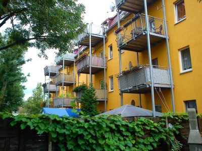 Sonnige 3-R-Wohnung (15.4) MÖBLIERT mit Balkon, Bad mit Fenster