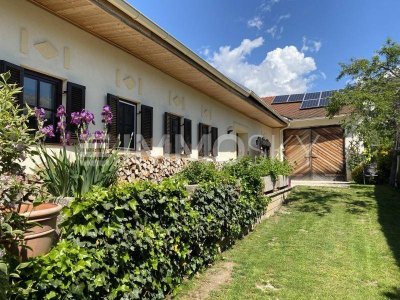 Ruheoase: Herrlicher Streckhof mit traumhaftem Schwimmteich!