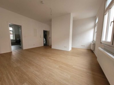 2 Zi Altbauwohnung mit Einbauküche