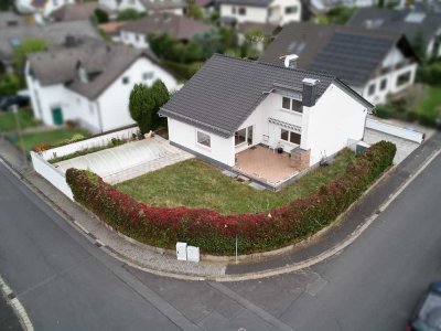 Architektenhaus mit Pool in top Lage von Rodenbach