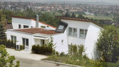 Spacious 5-room house with 185 m² / Großzügiges 5-Zimmer Haus mit 185 m² in Leinfelden-Echterdingen