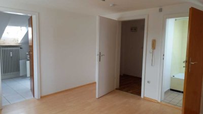 1-Zimmer-Dachgeschosswohnung mit Küche in Ingolstadt Süd