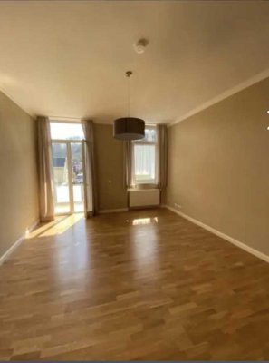 Helle 2-Zimmer-Wohnung (78qm) mit Balkon & Einbauküche- Nachmieter zum 15.01.2026 gesucht