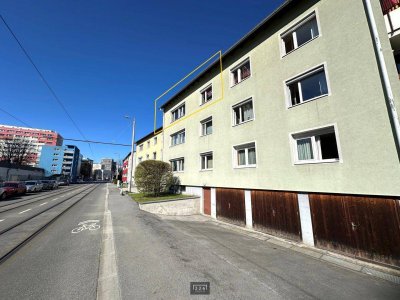226 Immobilien: 4-Zimmer-Whg mit viel Potential in Neu-Rum, Serlesstraße / 2 Loggien / optional Garage
