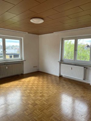 Ansprechende 3-Zimmer-Wohnung mit Balkon und Einbauküche in Passau