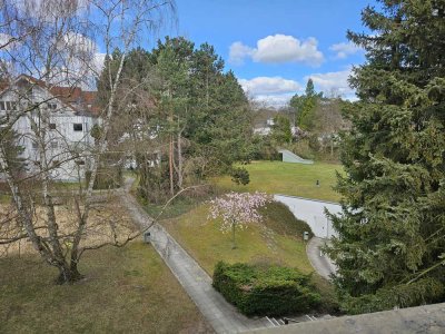 Neue großzügige Dachgeschosswohnung in ruhiger Lage