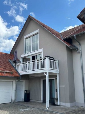 Elegantes Haus im Haus mit großzügigem Raumkonzept und Balkon zum Wohlfühlen!