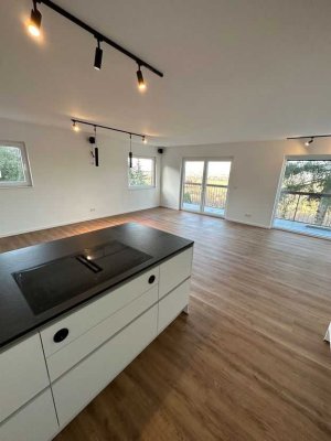 Exklusives Wohnen über den Dächern – Teilmöblierte 2-Zimmer-Wohnung in Halbhöhenlage