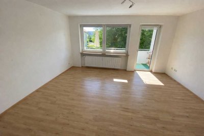 Schöne, helle 2-Zimmer-Wohnung mit Balkon, Einbauküche und Kellerabteil in Kaufbeuren