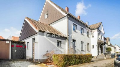 Charmantes Reihenendhaus mit Kamin, Pool und  Garten – Wohnen mit Geschichte und Komfort