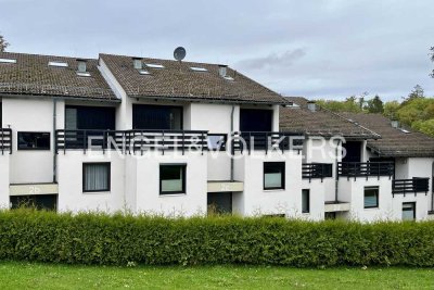 ATTRAKTIVE UND MODERNISIERTE 2-ZIMMER-WOHNUNG MIT GROßZÜGIGEM BALKON