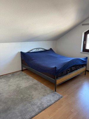Schöne 4-Zimmer-DG-Wohnung mit gehobener Innenausstattung mit EBK in Speyer