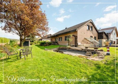 SCHÖNES EINFAMILIENHAUS MIT KLINKERFASSADE UND FANTASTISCHEM GRUNDSTÜCK AN DIREKTER WIESENRANDLAGE!