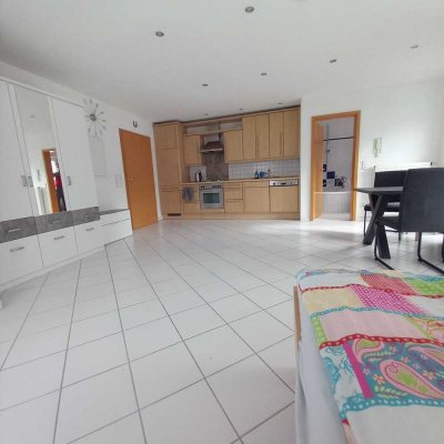 Schöne 1 Zimmer Wohnung mit kleiner Terrasse und Stellplatz