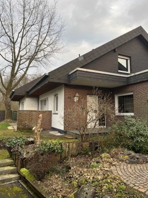 Großes und preiswertes 6-Zimmer-Einfamilienhaus zur Miete in Arnsberg, Neheim